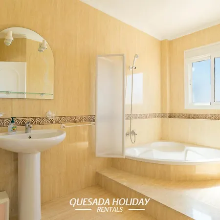 Stunning Rosa In Rojales Spacious 4-bedroom Retreat With Private Pool *